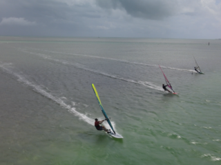 3 windsurfers_4
